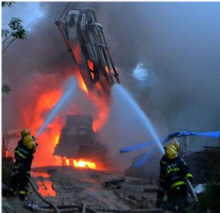 電纜著(zhù)火，礦工遇難！